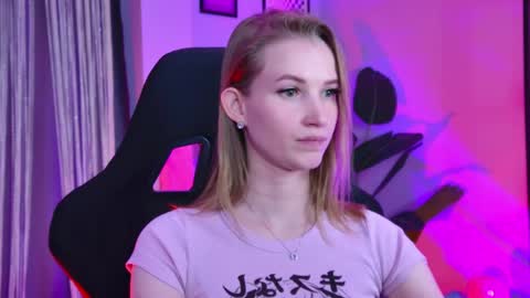 Snapshot of meganrodgers chatting on 04/17/26, 05:49 megan online show from 04/17/26, 05:49