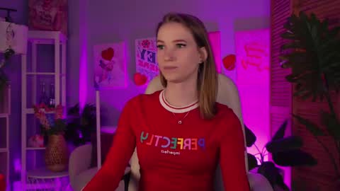 Snapshot of meganrodgers chatting on 04/29/26, 05:41 megan online show from 04/29/26, 05:41