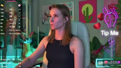 Snapshot of meganrodgers chatting on 06/11/26, 12:43 megan online show from 06/11/26, 12:43