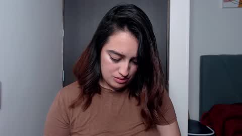 Snapshot of megansnow_ chatting on 09/19/25, 05:09  MEGAN  online show from 09/19/25, 05:09