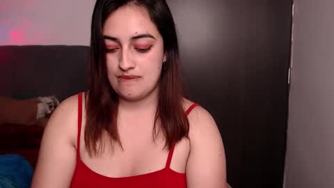 Snapshot of megansnow_ chatting on 10/20/25, 12:33  MEGAN  online show from 10/20/25, 12:33