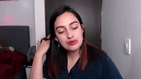 Snapshot of megansnow_ chatting on 10/29/25, 02:58  MEGAN  online show from 10/29/25, 02:58