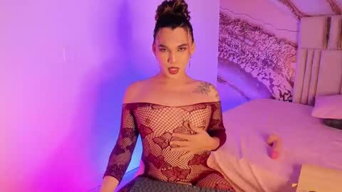 Meghan the doll online show from 10/16/25, 08:21