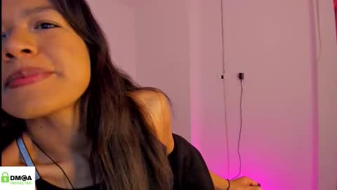 Snapshot of meganthompsonn chatting on 09/18/25, 04:53 Megan online show from 09/18/25, 04:53