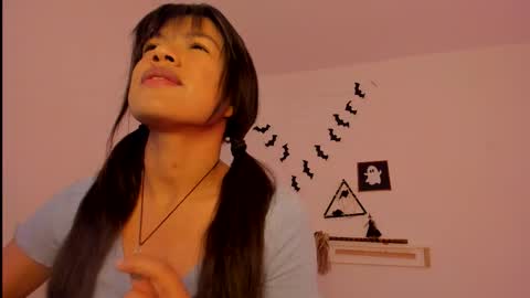 Snapshot of meganthompsonn chatting on 09/23/25, 06:22 Megan online show from 09/23/25, 06:22