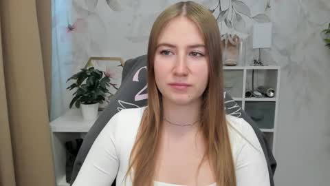 Snapshot of meganx_candy chatting on 09/25/25, 05:33 Megan online show from 09/25/25, 05:33
