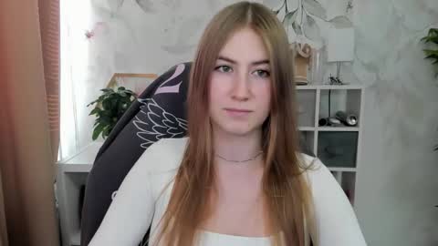 Snapshot of meganx_candy chatting on 10/01/25, 12:33 Megan online show from 10/01/25, 12:33