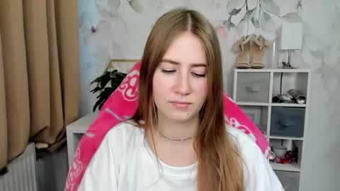 Snapshot of meganx_candy chatting on 12/05/25, 07:39 Megan online show from 12/05/25, 07:39