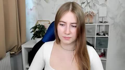 Snapshot of meganx_candy chatting on 12/16/25, 01:49 Megan online show from 12/16/25, 01:49