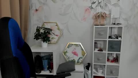 Snapshot of meganx_candy chatting on 02/13/26, 06:42 Megan online show from 02/13/26, 06:42