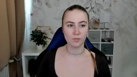 Snapshot of meganx_candy chatting on 04/13/26, 12:32 Megan online show from 04/13/26, 12:32