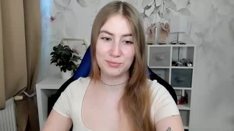 Snapshot of meganx_candy chatting on 04/17/26, 05:43 Megan online show from 04/17/26, 05:43