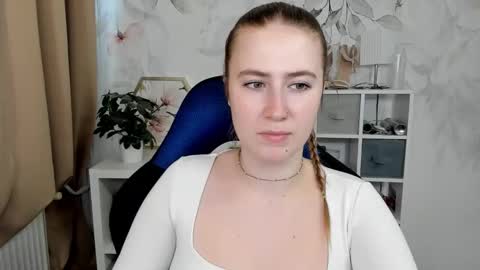 Snapshot of meganx_candy chatting on 06/11/26, 11:41 Megan online show from 06/11/26, 11:41