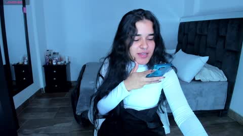 Megan Xue online show from 02/05/25, 10:44