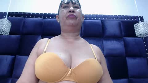 Snapshot of megatitsxxx chatting on 09/18/25, 02:02 milfpleasure online show from 09/18/25, 02:02