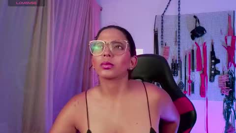 Snapshot of meggan_greey chatting on 10/05/25, 10:18 Your best slave online show from 10/05/25, 10:18