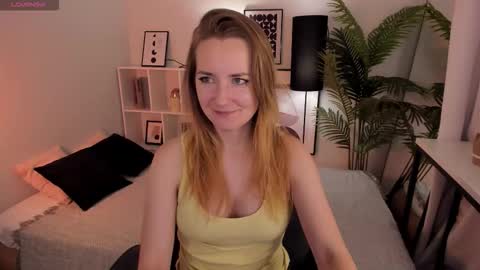 Meggy online show from 10/17/25, 01:57