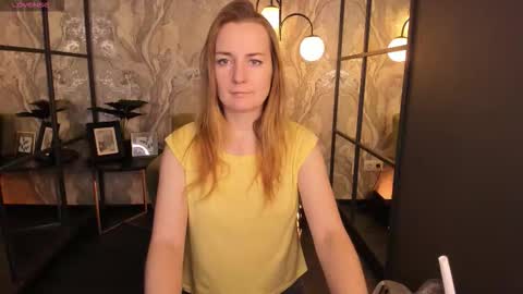 Meggy online show from 11/02/25, 01:13