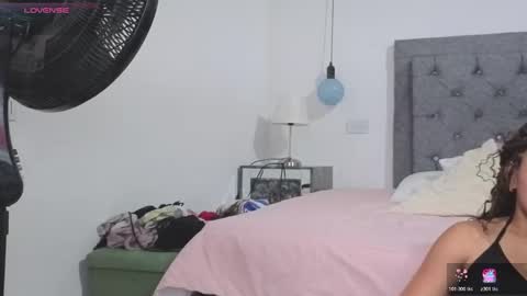 Snapshot of meghan_taylor__ chatting on 10/30/25, 09:15 Meghan online show from 10/30/25, 09:15