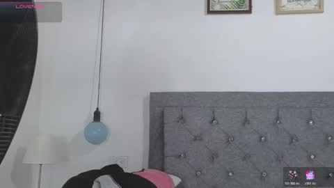 Snapshot of meghan_taylor__ chatting on 11/04/25, 08:30 Meghan online show from 11/04/25, 08:30