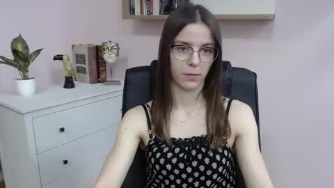 Snapshot of megi_erotic chatting on 03/05/25, 06:01 Megi online show from 03/05/25, 06:01