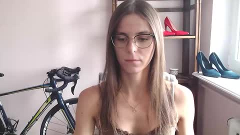 Snapshot of megi_erotic chatting on 04/03/26, 01:20 Megi online show from 04/03/26, 01:20
