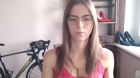 Snapshot of megi_erotic chatting on 04/19/26, 06:24 Megi online show from 04/19/26, 06:24