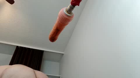 Snapshot of meheriuk68 chatting on 11/23/25, 06:19 meheriuk68 online show from 11/23/25, 06:19