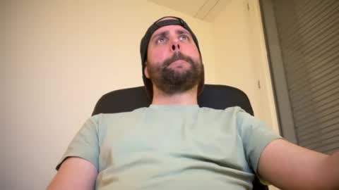 Snapshot of meholic chatting on 02/03/25, 06:39 ChrisBigD online show from 02/03/25, 06:39