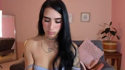 Snapshot of mei_naughtycat chatting on 09/13/25, 11:54 Mei online show from 09/13/25, 11:54