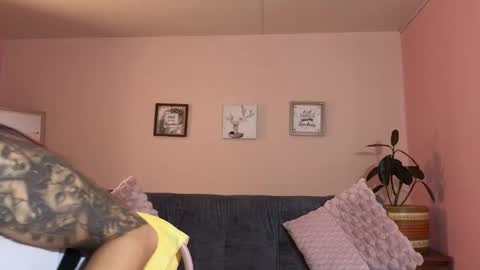 Snapshot of mei_naughtycat chatting on 10/04/25, 11:19 Mei online show from 10/04/25, 11:19