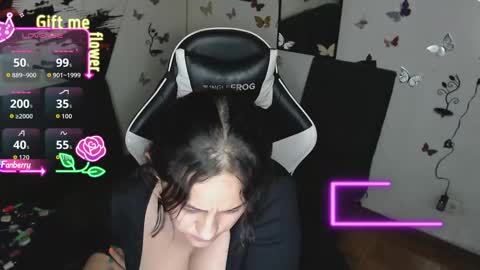 Snapshot of mel_raise chatting on 09/30/25, 11:21 mel raise online show from 09/30/25, 11:21