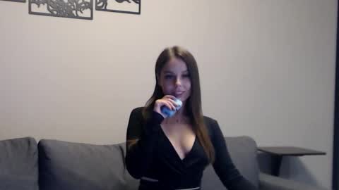 meladams online show from 09/18/25, 08:33