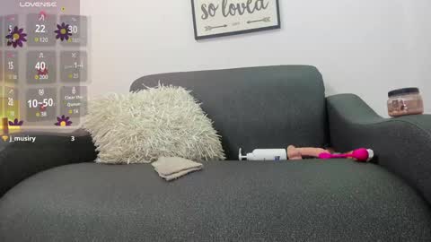 melan_owen online show from 12/10/24, 01:55