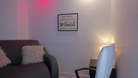 Snapshot of melan_owen chatting on 11/25/25, 11:10 melan_owen online show from 11/25/25, 11:10