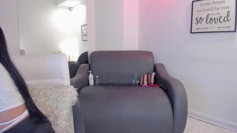 Snapshot of melan_owen chatting on 11/26/25, 07:15 melan_owen online show from 11/26/25, 07:15