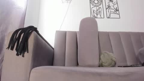 Snapshot of melani_greyy chatting on 11/14/25, 09:35 melani greyy online show from 11/14/25, 09:35