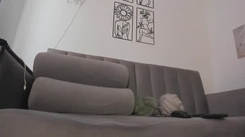 Snapshot of melani_greyy chatting on 11/20/25, 09:36 melani greyy online show from 11/20/25, 09:36