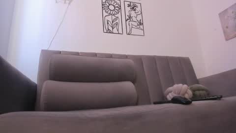 Snapshot of melani_greyy chatting on 12/13/25, 09:42 melani greyy online show from 12/13/25, 09:42