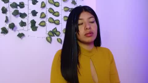 Snapshot of melanie_18_ chatting on 06/11/26, 11:03 melanie online show from 06/11/26, 11:03
