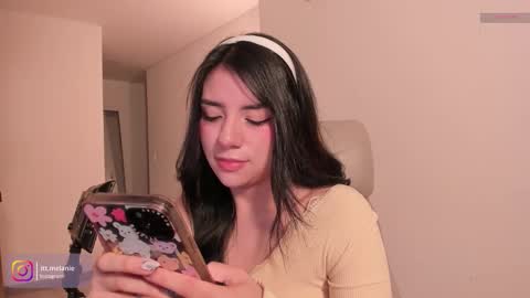 Snapshot of melanie_owo chatting on 12/04/25, 11:24 Melanie online show from 12/04/25, 11:24