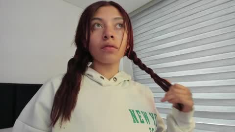 Melanie roux  online show from 06/03/26, 12:30