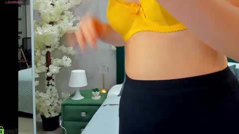 Melanie online show from 11/18/25, 01:00