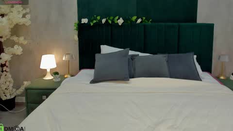 Melanie online show from 11/24/25, 01:05