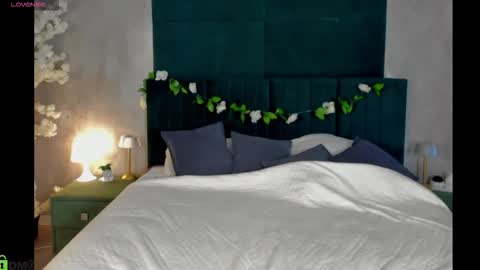 Melanie online show from 12/03/25, 01:13