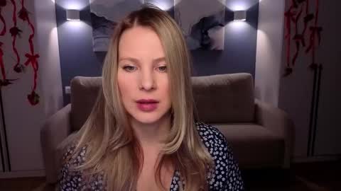 Snapshot of melaniebennett chatting on 02/18/26, 06:09 Melanie Bennett online show from 02/18/26, 06:09