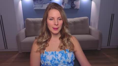 Snapshot of melaniebennett chatting on 03/22/26, 05:55 Melanie Bennett online show from 03/22/26, 05:55
