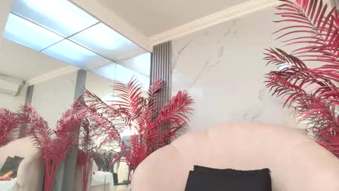 Melanie online show from 09/23/25, 12:19