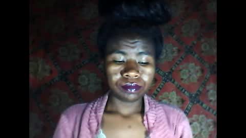 Snapshot of melanih chatting on 09/09/25, 02:00 melanih online show from 09/09/25, 02:00