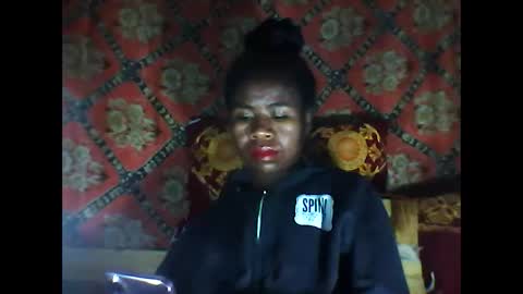 melanih online show from 09/27/25, 10:04